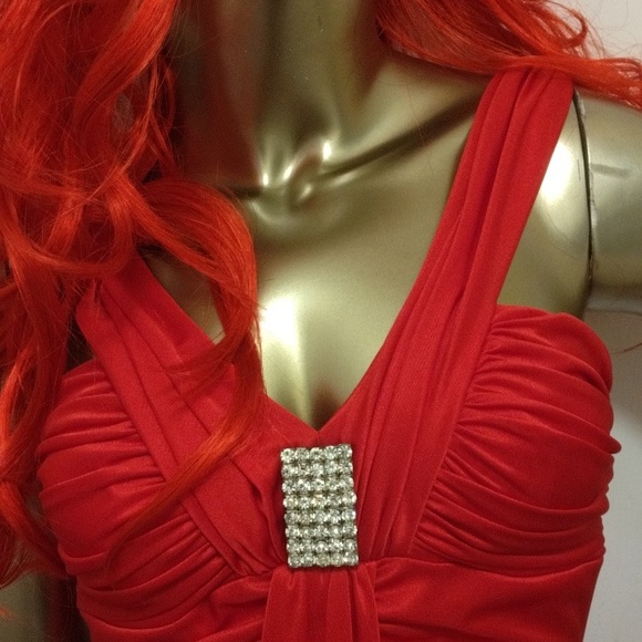Masquerade red dress with diamond pendent in the front zips down in the back - Picture 5 of 16